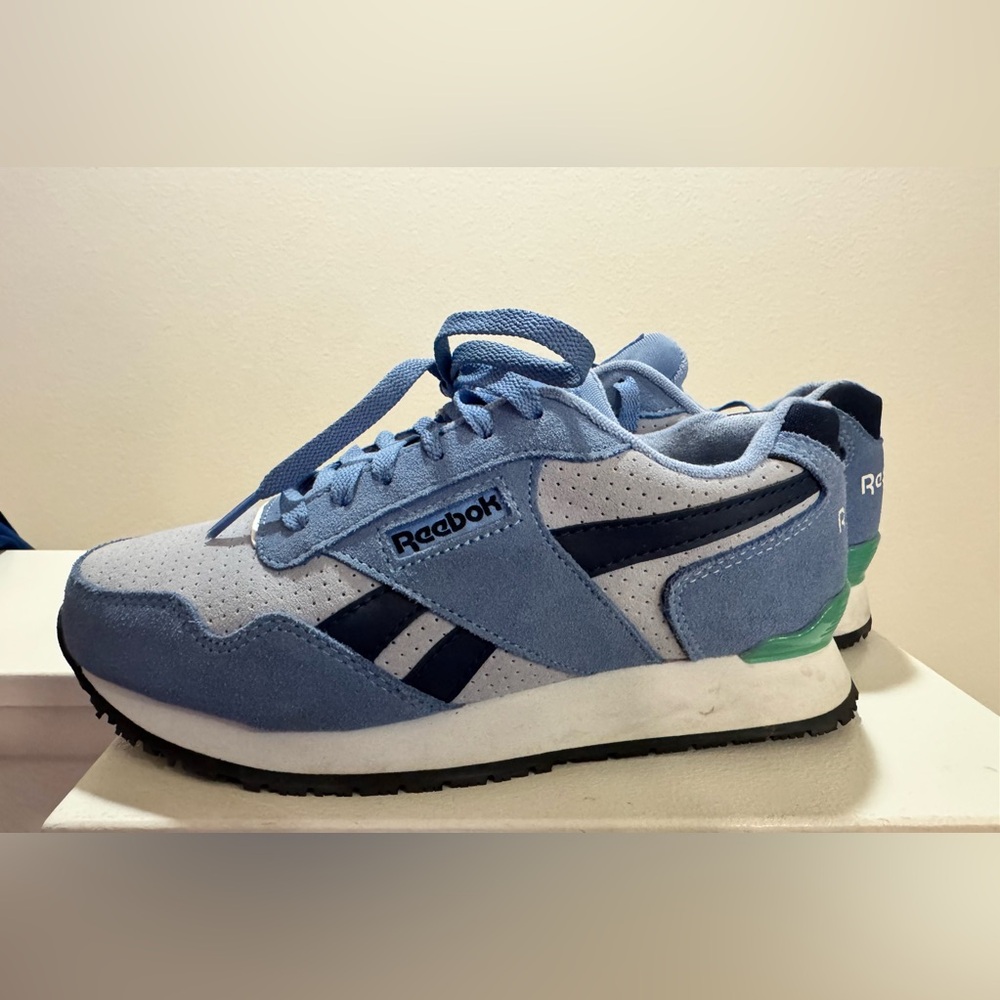 Reebok Classic Sneakers Blue Suede Retro Style – Women’s